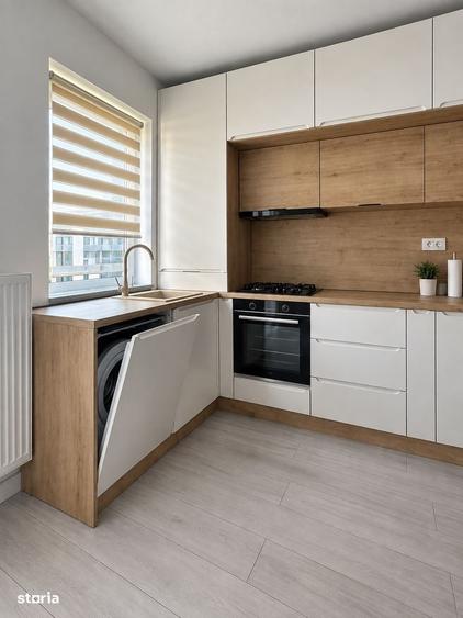 Apartament cu 3 camere decomandat în Tractorul