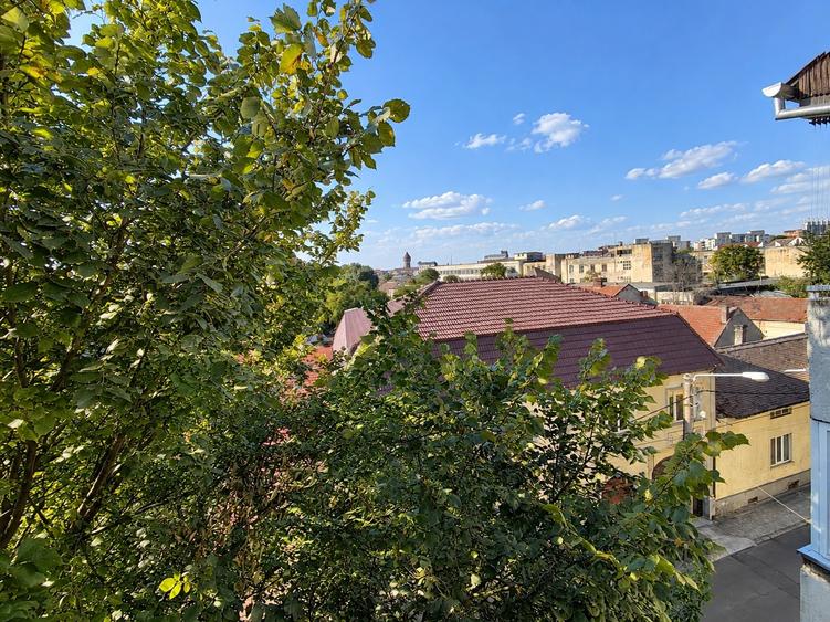 Apartament cu 4 camere decomandat, mobilat în Fabric