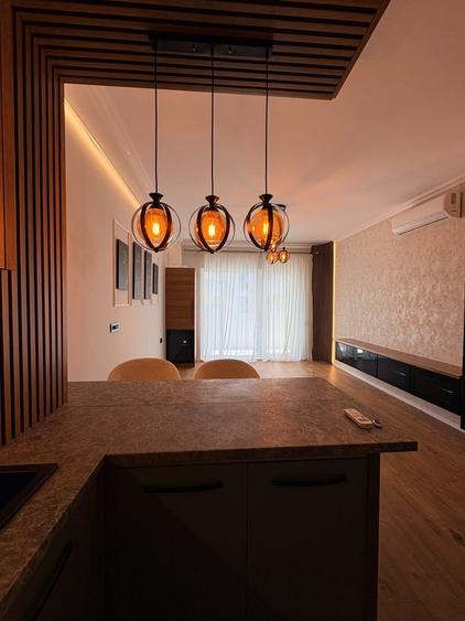 Apartament cu 2 camere semidecomandat, mobilat în Florești