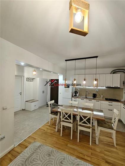 Apartament cu 3 camere semidecomandat, mobilat în Florești