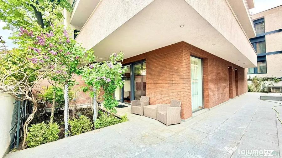 Apartament cu 4 camere decomandat în Central