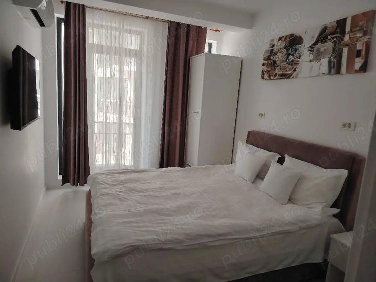 Apartament cu 3 camere decomandat în Exterior Vest