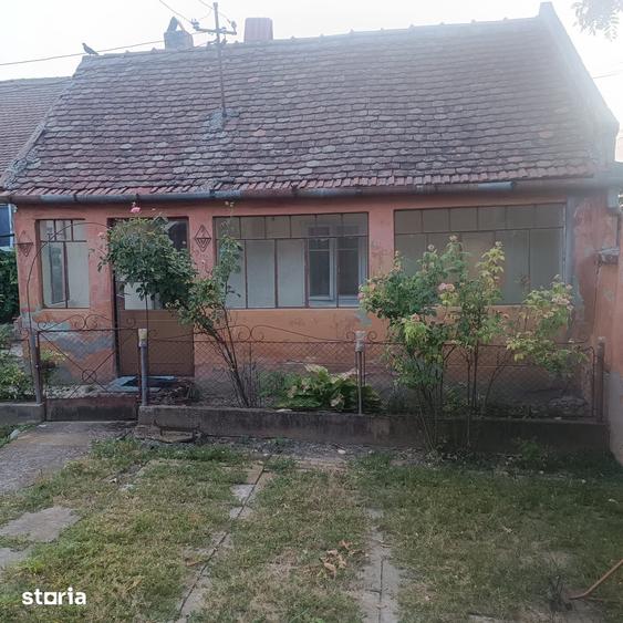 Casă cu 6 camere cu Teren 2254 Mp în Cebza