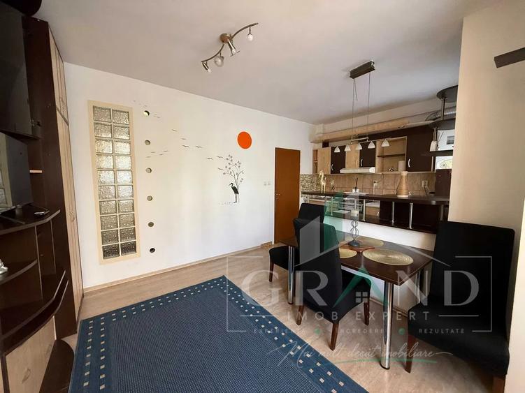Apartament cu 3 camere semidecomandat, mobilat în Baciu