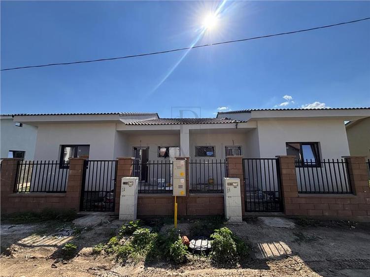 Duplex cu 3 camere cu Teren 250 Mp în Moșnița Veche