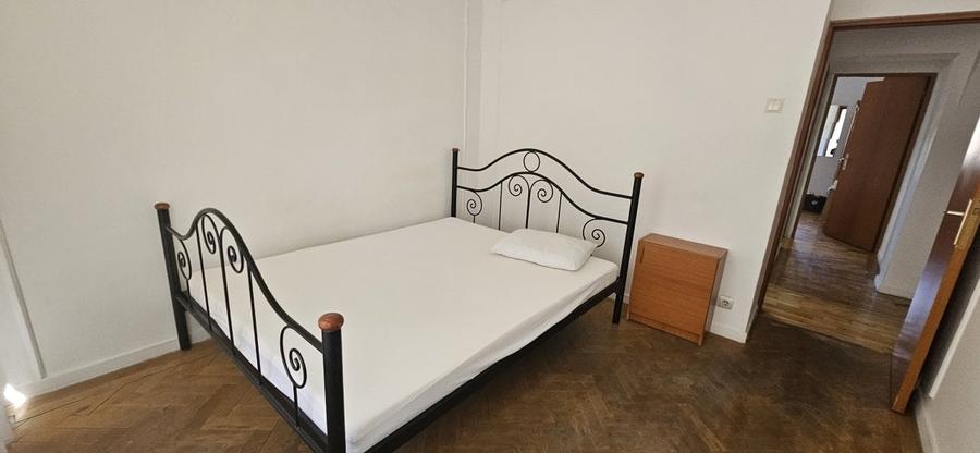 Apartament cu 4 camere decomandat, mobilat în Iancului
