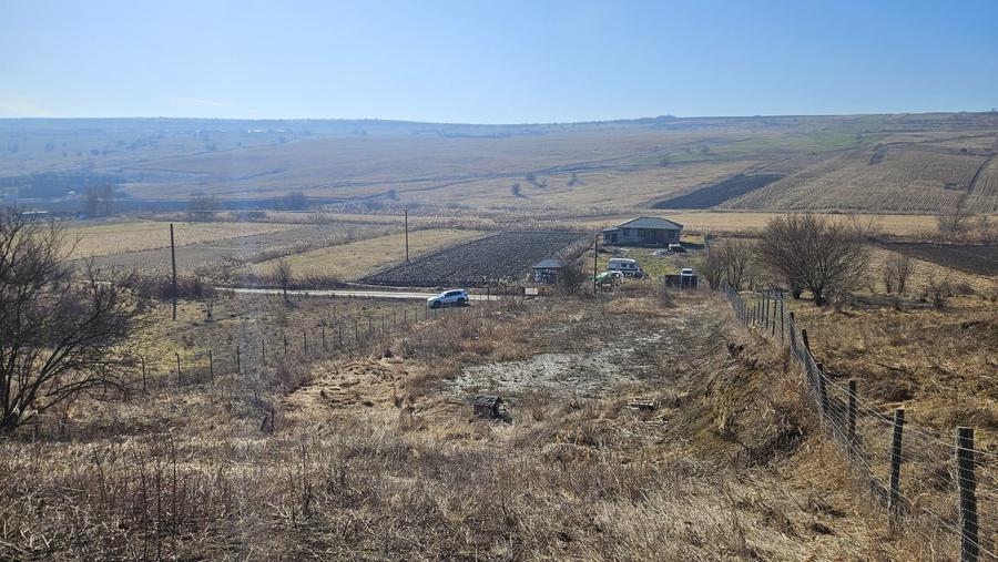 Teren agricol extravilan de 5665 mp, în Iris