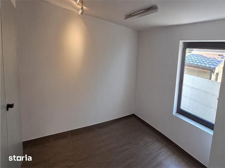 Casă cu 5 camere cu Teren 455 Mp în Sud