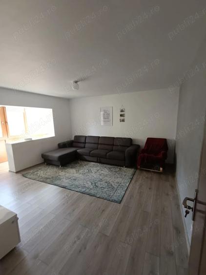 Apartament cu 4 camere decomandat în Central