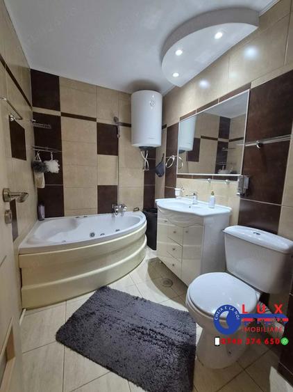 Apartament cu 3 camere decomandat în Babadag