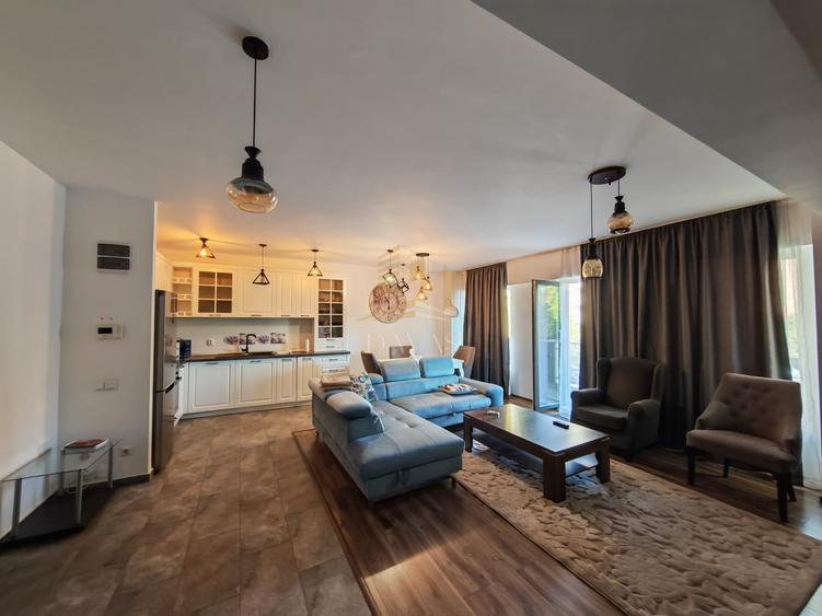 Apartament cu 2 camere semidecomandat, mobilat în Semicentral