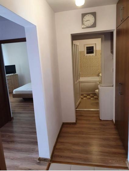 Apartament cu 2 camere decomandat, mobilat în Casa de Cultură