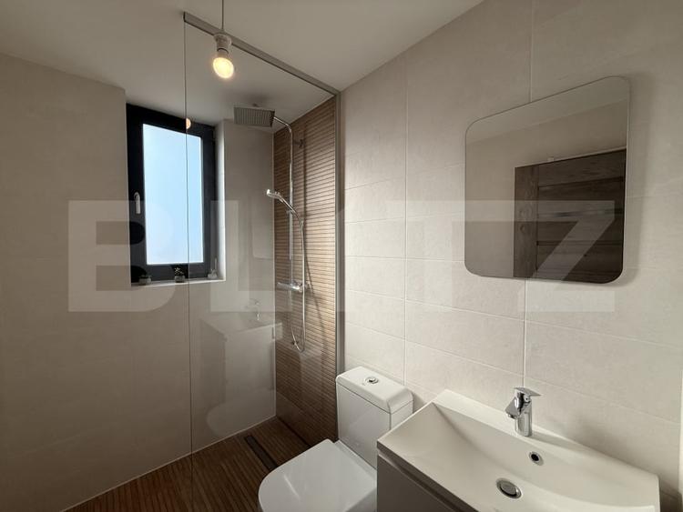 Apartament cu 3 camere decomandat, mobilat în Siloz