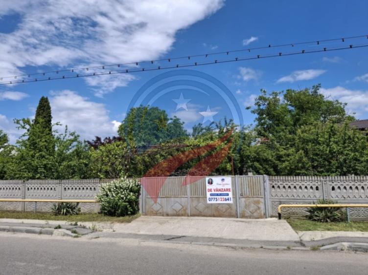 Casă individuală cu 5 camere cu Canalizare în Central