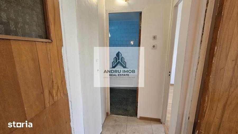 Apartament cu 3 camere decomandat în Vitan