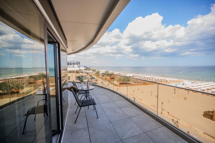 Apartament cu 3 camere decomandat în Mamaia-Sat
