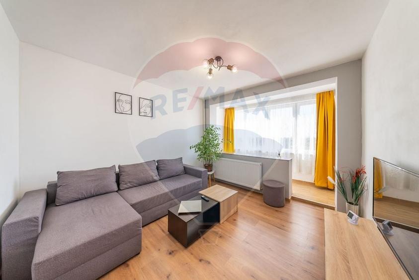 De închiriat apartament modern 2 camere central , centrală gaz . - 1