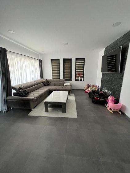 Casă cu 3 camere în Agigea
