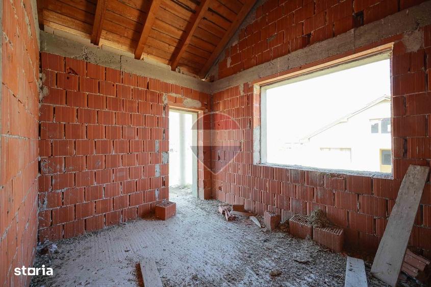 Casă cu 4 camere cu Teren 161 Mp în Central