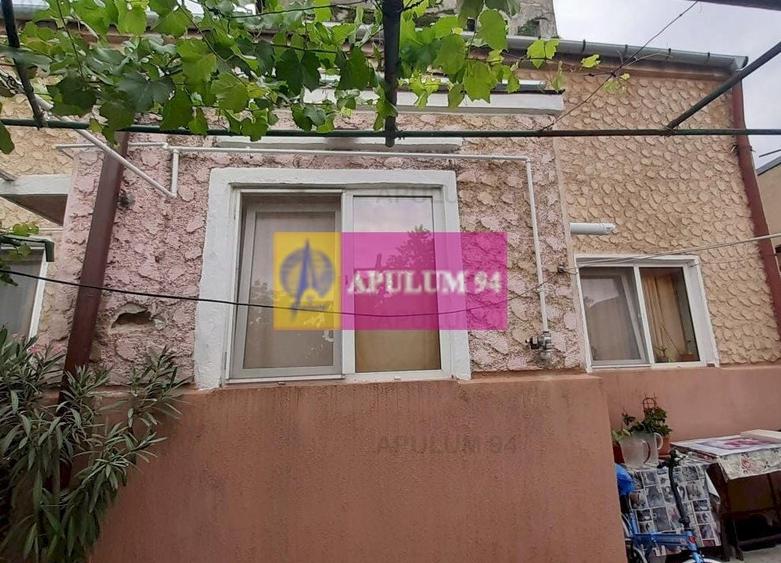 Casă cu 3 camere semidecomandat cu Canalizare în Alba Iulia