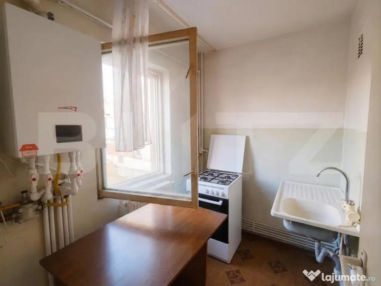 Garsonieră decomandată în Central