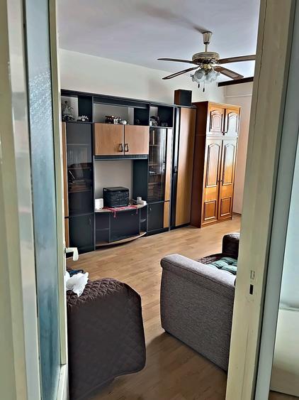Apartament cu 2 camere decomandat în Republicii
