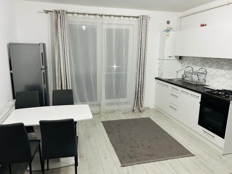 Apartament cu 2 camere semidecomandat în Florești