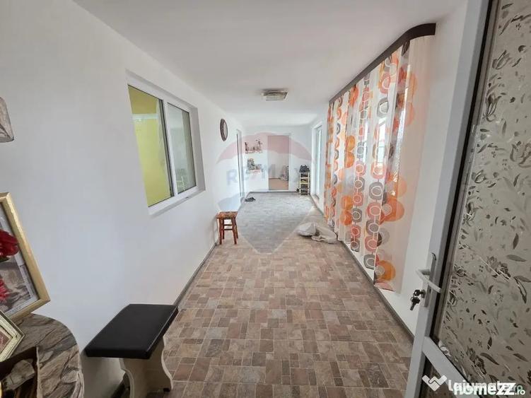 Casă cu 3 camere cu Teren 1000 Mp în Bătinești