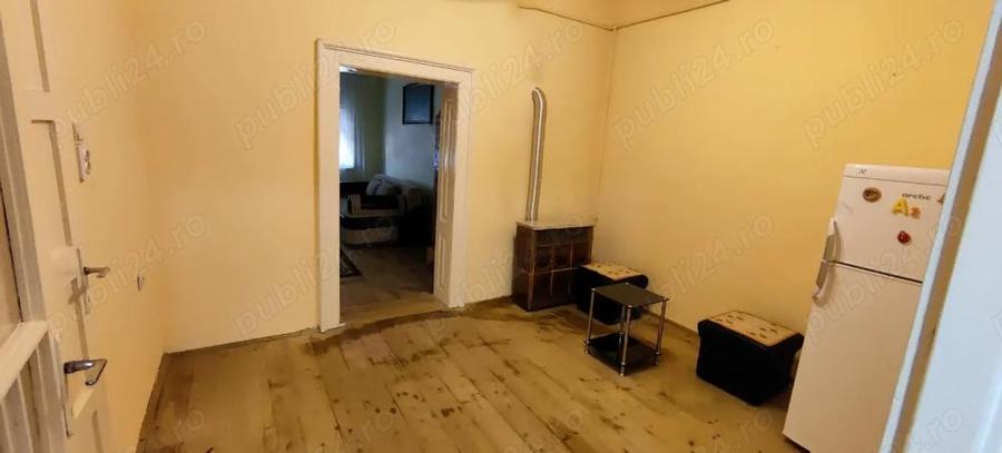 Casa de vanzare in cartierul Terezian, Sibiu - 2 camere, curte comuna. - 6