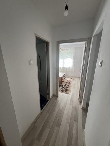 Apartament cu 2 camere semidecomandat, mobilat în Cornișa