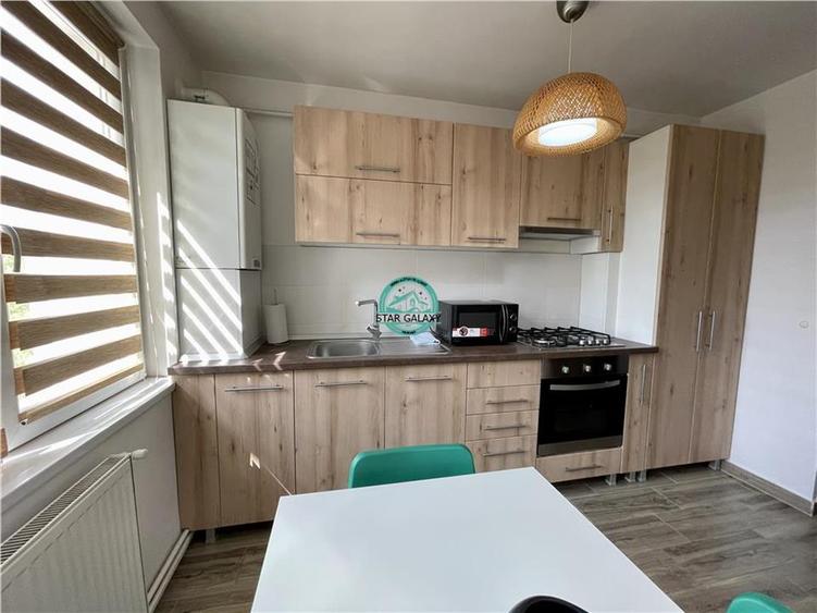 Apartament cu 3 camere decomandat, mobilat în Central
