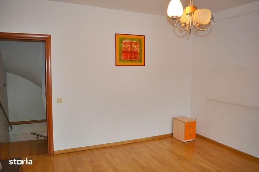 Casă cu 3 camere în Unirii