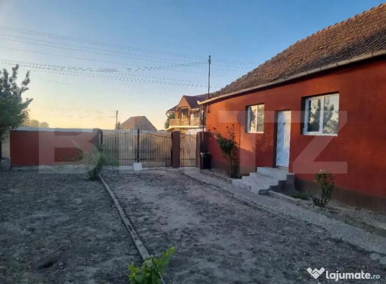 Casă cu 2 camere cu Teren 616 Mp în Central