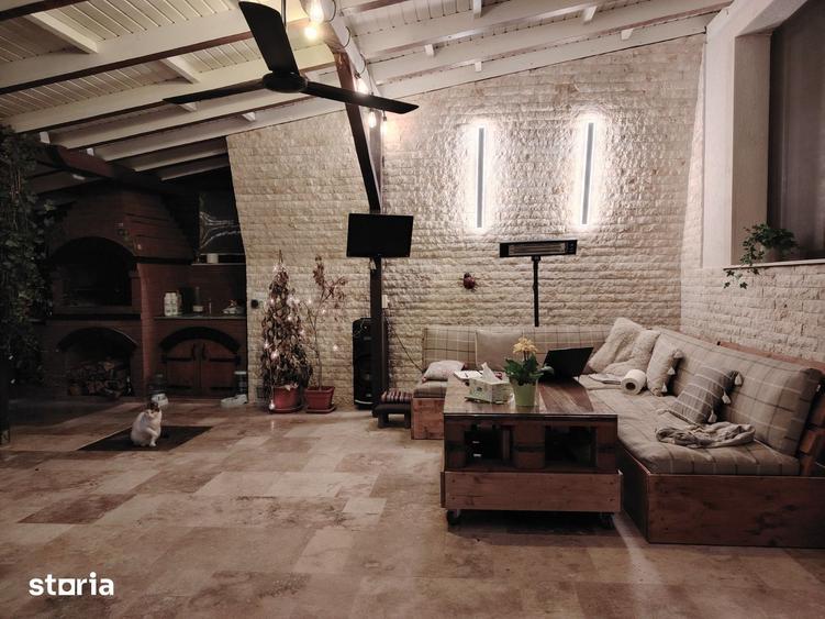 Casă cu 7 camere cu Teren 900 Mp în Corbeanca