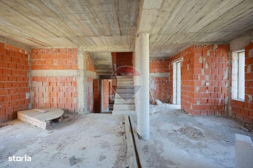Casă cu 4 camere cu Teren 161 Mp în Central