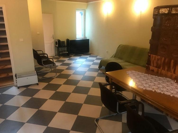 Casă individuală cu 4 camere cu Canalizare în Schei