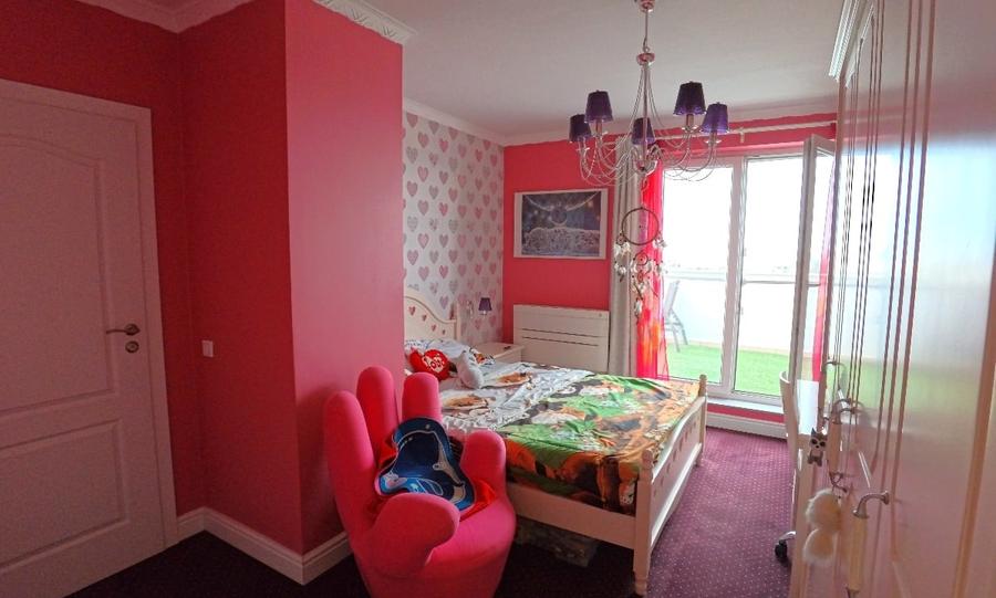 Apartament cu 5 camere decomandat, mobilat în Pantelimon