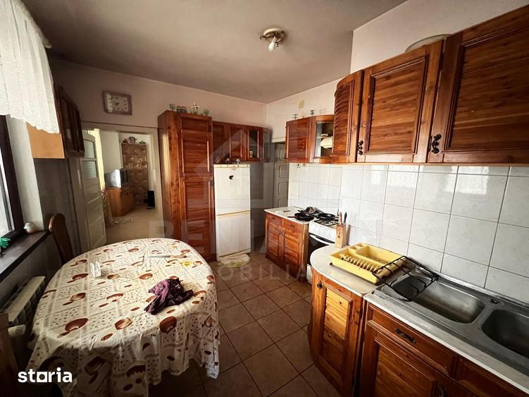 Casă cu 8 camere cu Teren 1100 Mp în Central