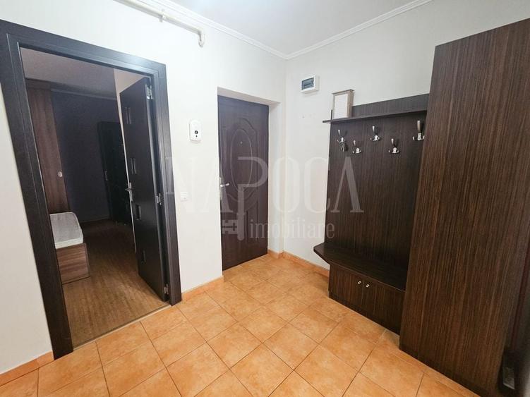 Apartament cu 3 camere decomandat în Florești