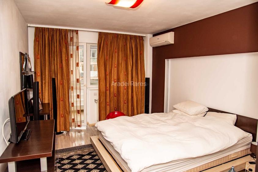Proprietar inchiriez apartament cu 3 camere