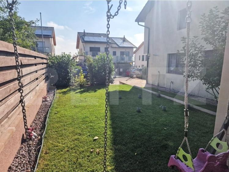 Casă individuală cu 4 camere cu Canalizare în Dâmbul Rotund
