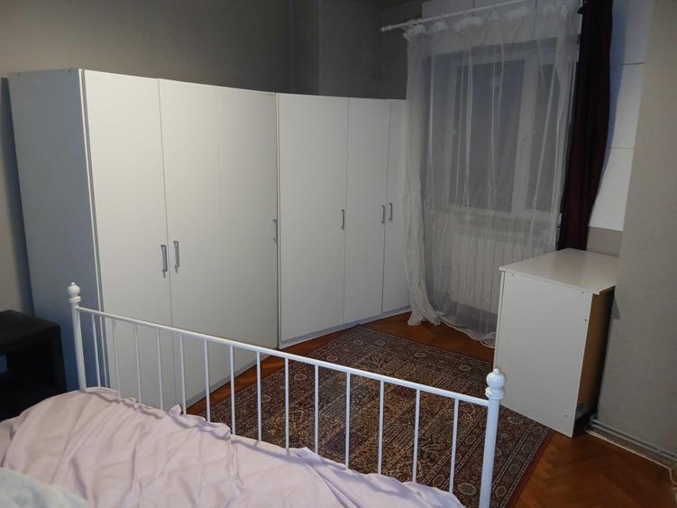 Apartament cu 3 camere semidecomandat în Cantemir