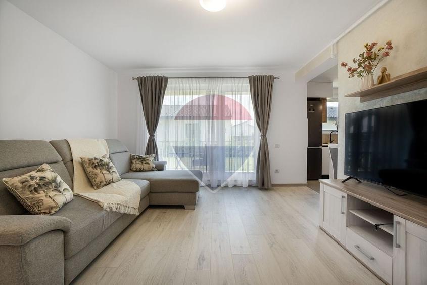 Apartament cu 3 camere decomandat, mobilat în Sânpetru