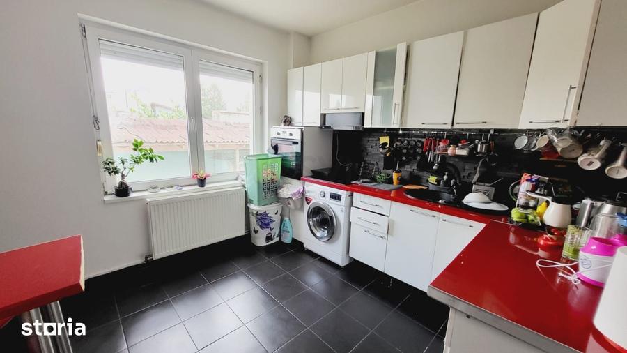 Casă cu 4 camere cu Teren 670 Mp în Central