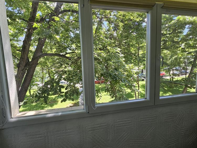 Apartament cu 3 camere decomandat, mobilat în Exterior Vest