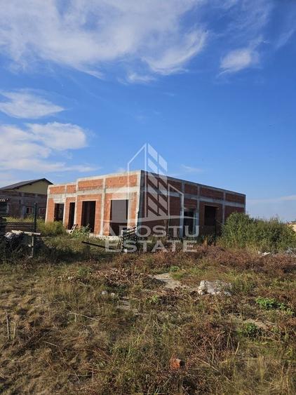 Duplex cu 8 camere cu Canalizare în Exterior Nord