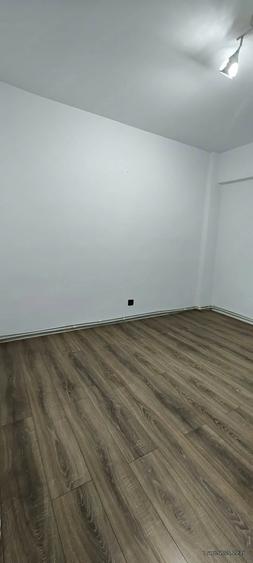 Apartament cu 3 camere decomandat în Micro 3