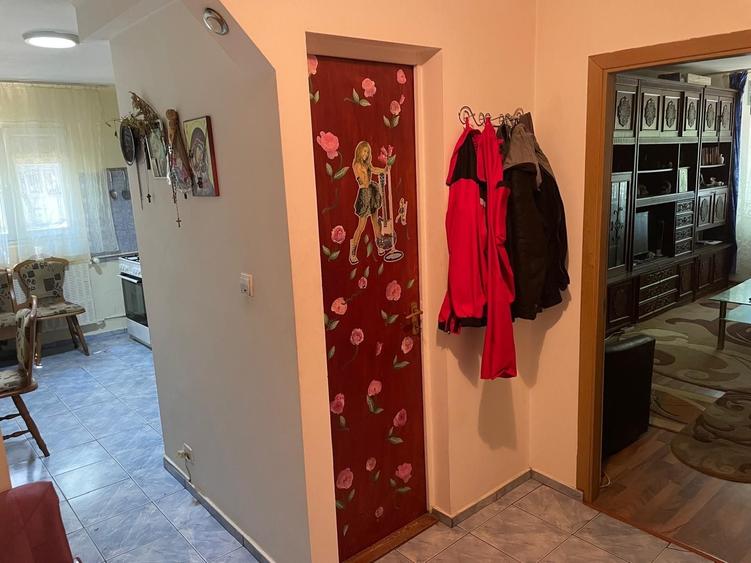 Apartament cu 2 camere semidecomandat în Crângași