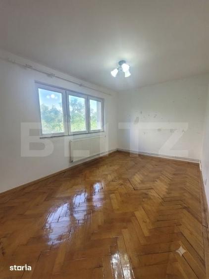 Apartament cu 3 camere semidecomandat în Bucovina