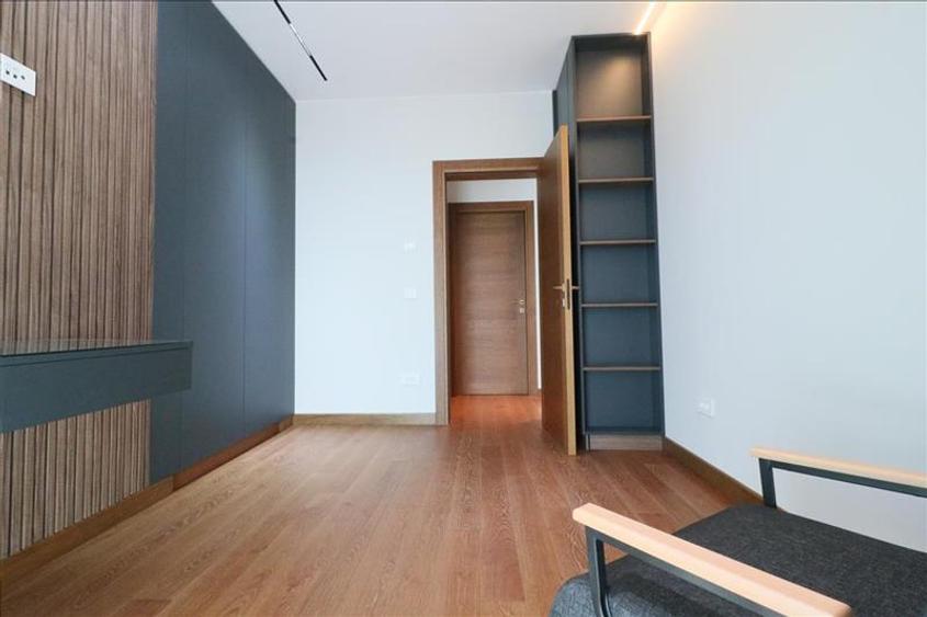 Penthouse cu 3 camere decomandat, mobilat în Palat